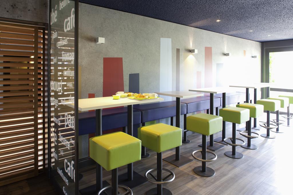 ibis budget Tarbes Bagian luar foto