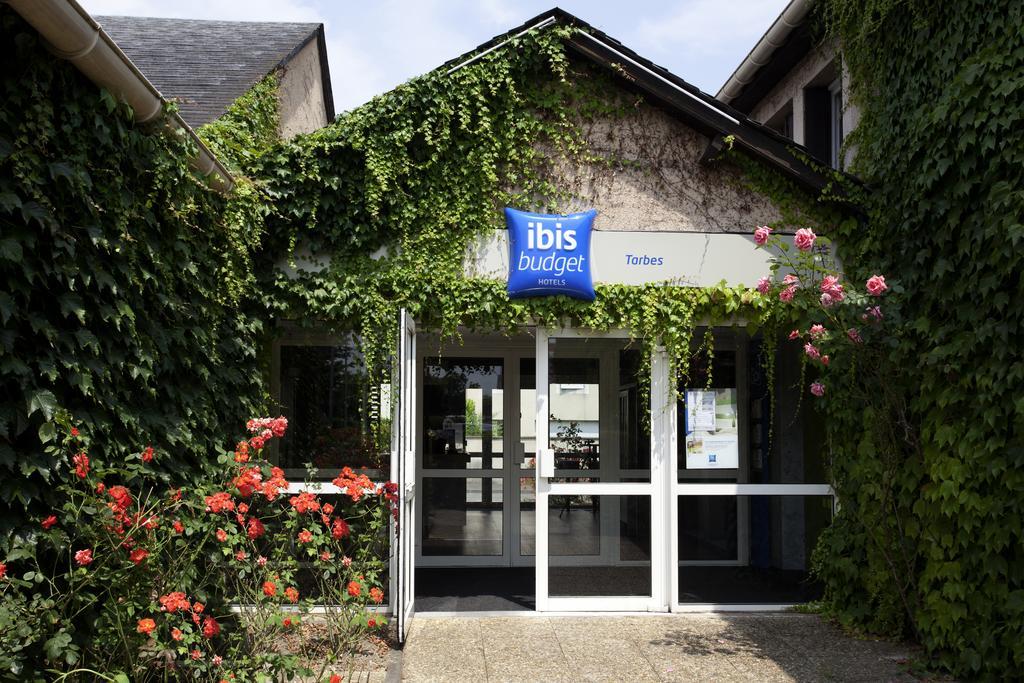 ibis budget Tarbes Bagian luar foto