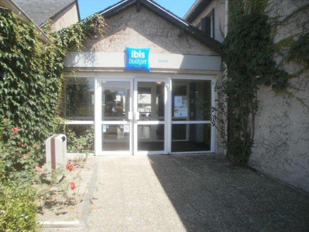 ibis budget Tarbes Bagian luar foto