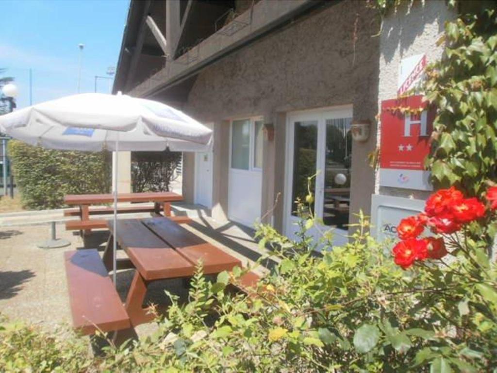 ibis budget Tarbes Bagian luar foto