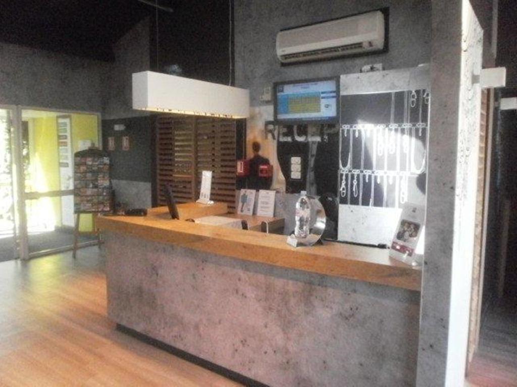 ibis budget Tarbes Bagian luar foto