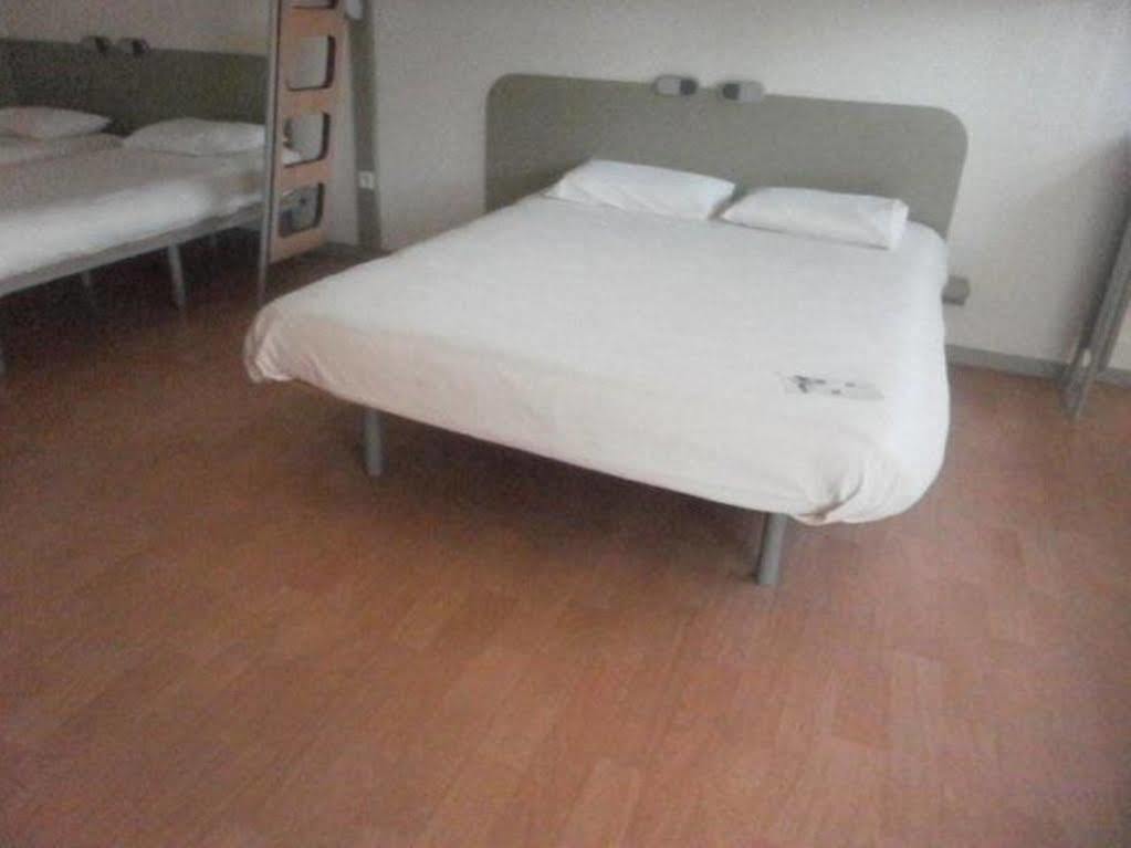 ibis budget Tarbes Bagian luar foto
