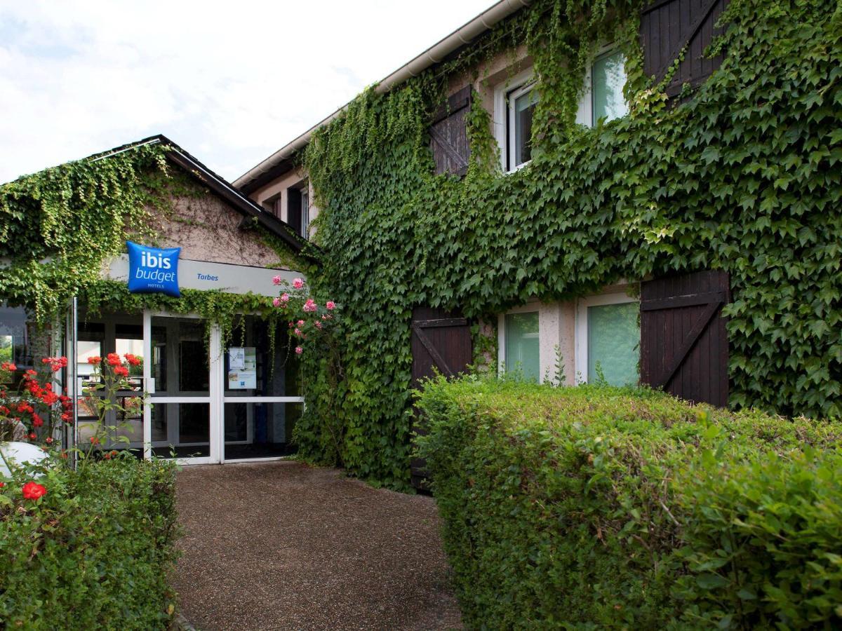 ibis budget Tarbes Bagian luar foto